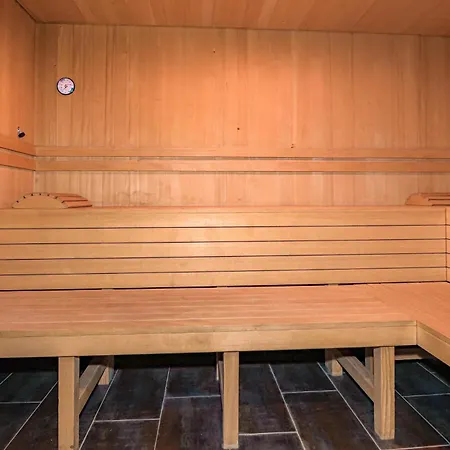 公寓 Moderne Ferienwohnung In *